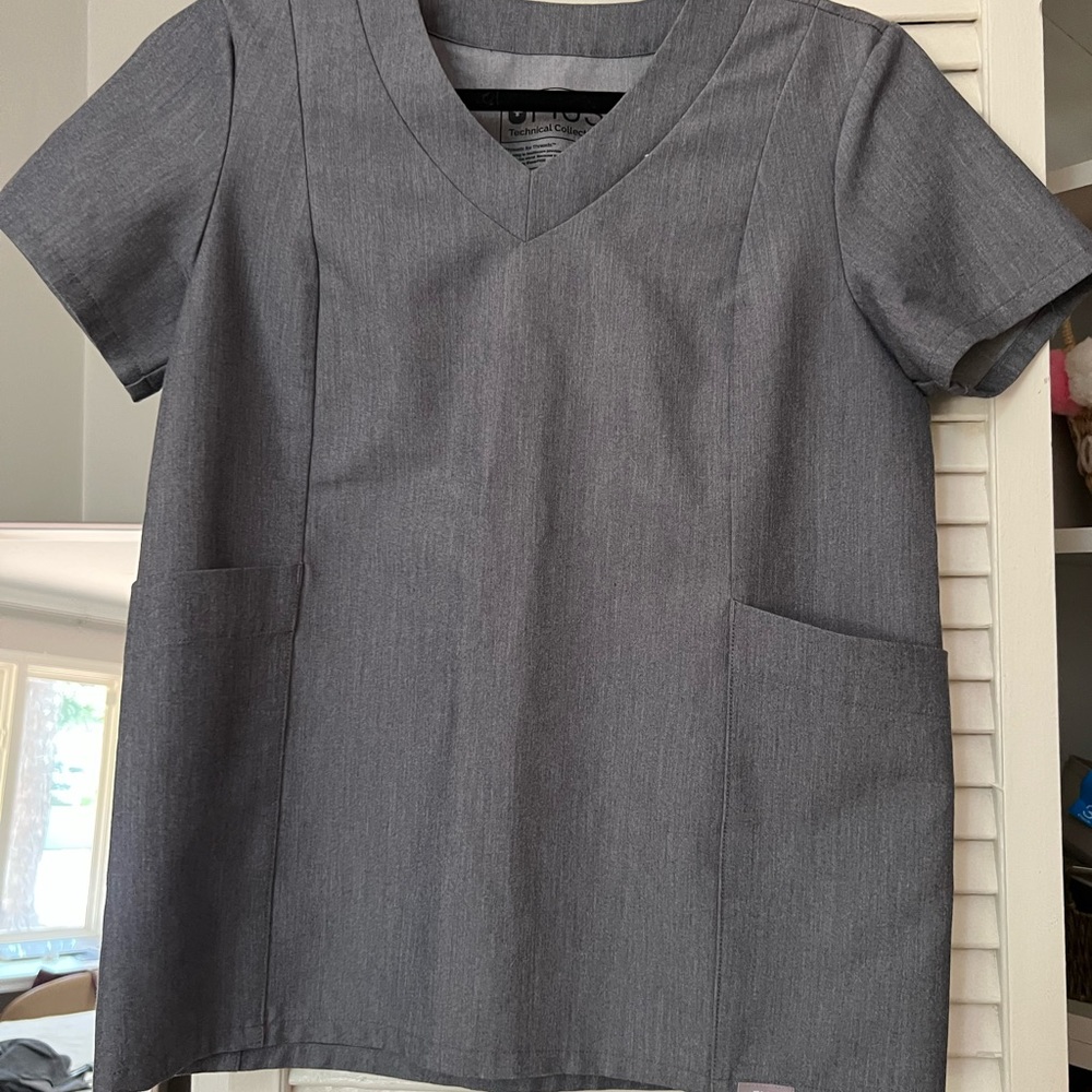 Figs Scrub Top